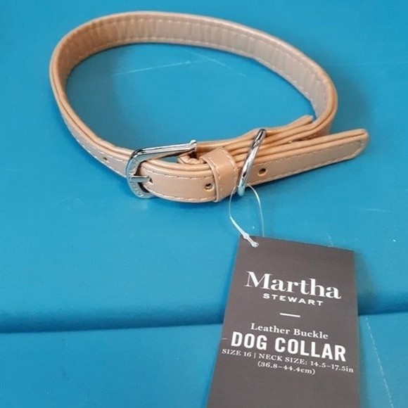 Martha Stewart Leather Buckle Dog Collar Size 16 Neck Size 14.5-17.5" taupe - Picture 1 of 3